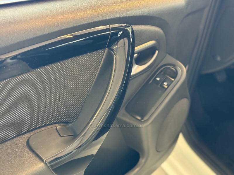 RENAULT - SANDERO - 2013/2014 - Branca - R$ 34.900,00