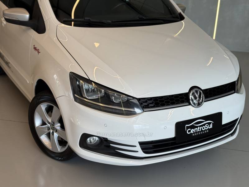 VOLKSWAGEN - FOX - 2015/2016 - Branca - R$ 56.900,00