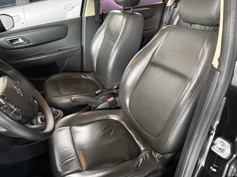 CITROËN - C4 - 2012/2013 - Preta - R$ 35.900,00