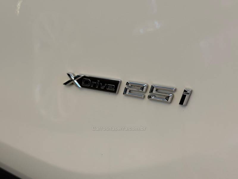 BMW - X1 - 2015/2016 - Branca - R$ 117.900,00