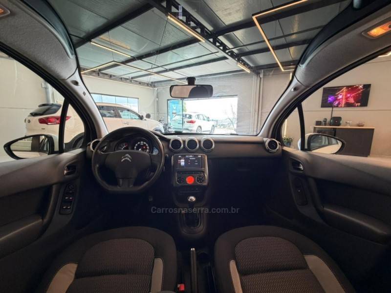 CITROËN - C3 - 2016/2017 - Branca - R$ 49.900,00