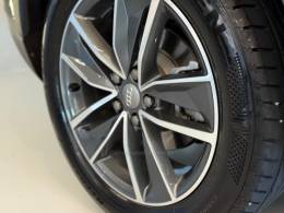 AUDI - Q3 - 2017/2018 - Preta - R$ 127.900,00