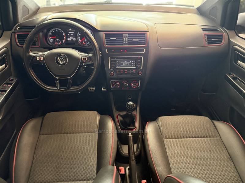 VOLKSWAGEN - FOX - 2015/2016 - Branca - R$ 56.900,00