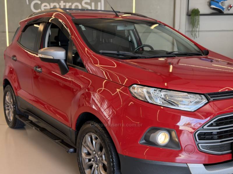 FORD - ECOSPORT - 2014/2015 - Vermelha - R$ 56.900,00