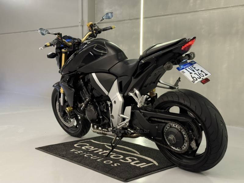 HONDA - CB 1000R - 2013/2014 - Preta - R$ 50.900,00