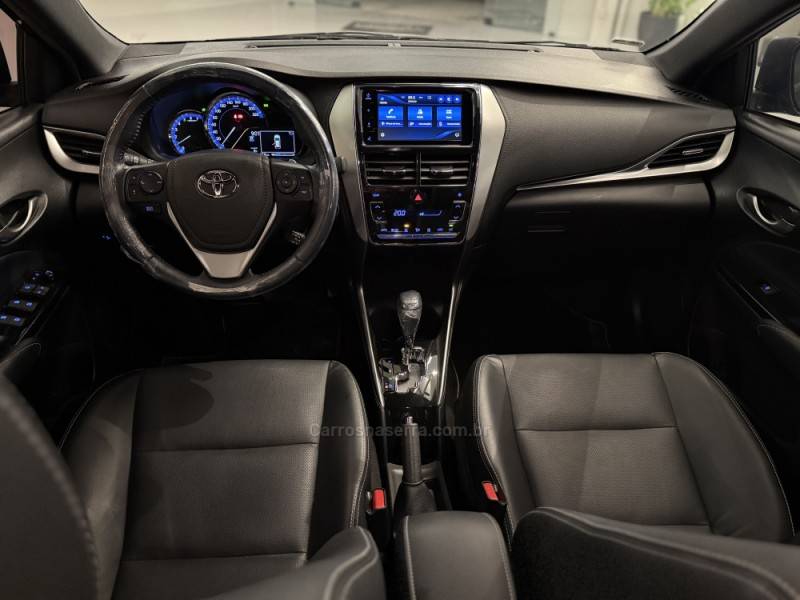 TOYOTA - YARIS - 2019/2019 - Preta - R$ 82.900,00