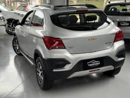 CHEVROLET - ONIX - 2018/2018 - Prata - R$ 70.900,00