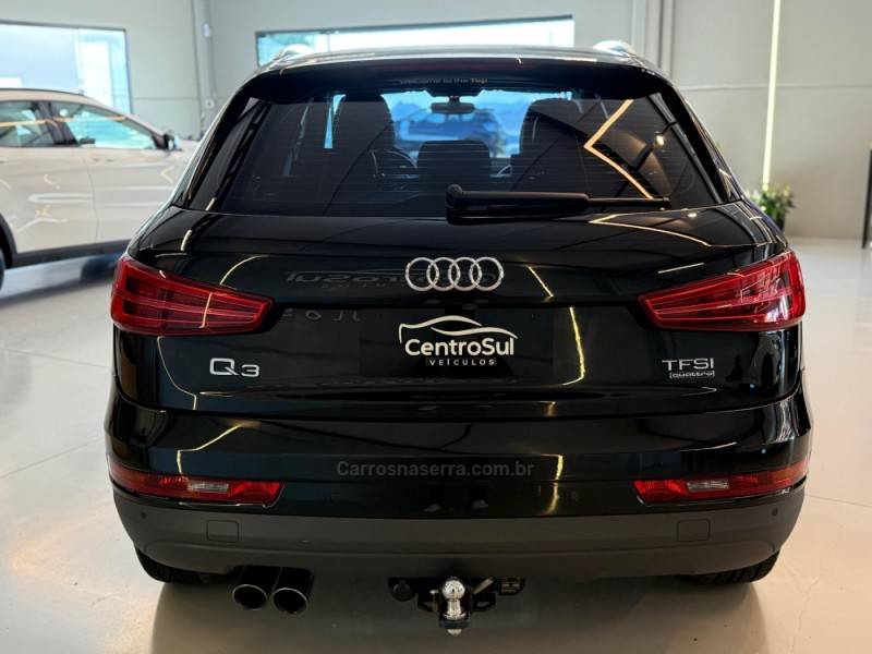 AUDI - Q3 - 2017/2018 - Preta - R$ 127.900,00