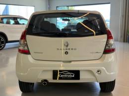 RENAULT - SANDERO - 2013/2014 - Branca - R$ 34.900,00