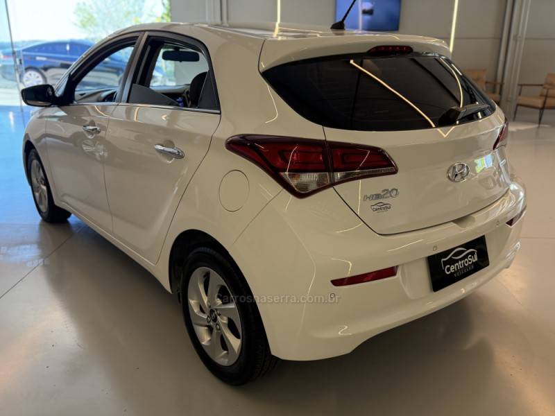 HYUNDAI - HB20 - 2016/2016 - Branca - R$ 65.900,00