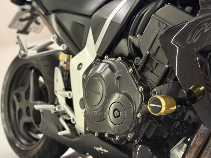 HONDA - CB 1000R - 2013/2014 - Preta - R$ 50.900,00