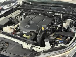 TOYOTA - HILUX SW4 - 2017/2017 - Branca - R$ 216.900,00