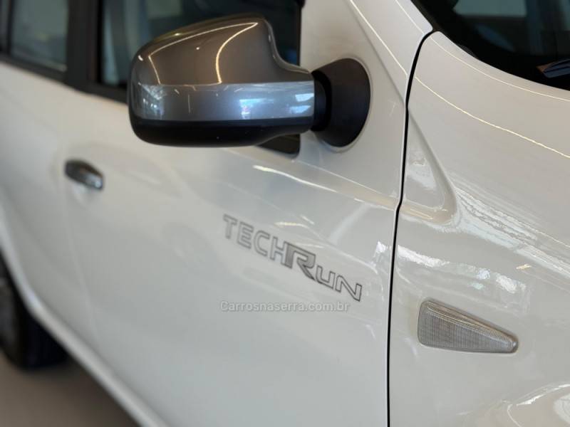 RENAULT - SANDERO - 2013/2014 - Branca - R$ 34.900,00