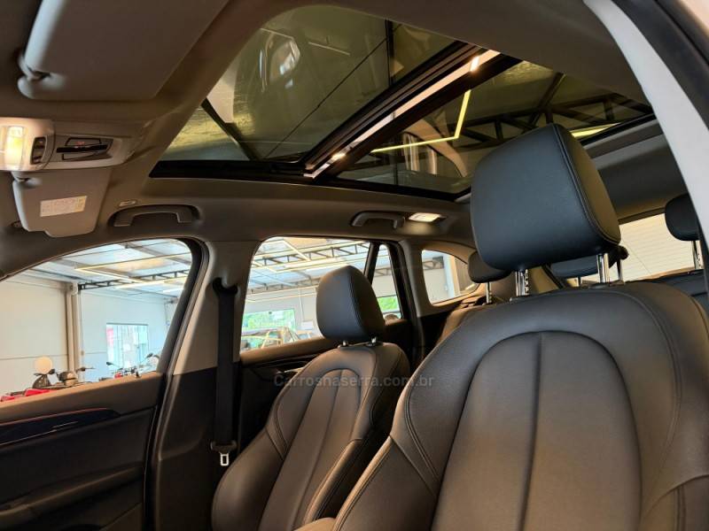 BMW - X1 - 2015/2016 - Branca - R$ 117.900,00