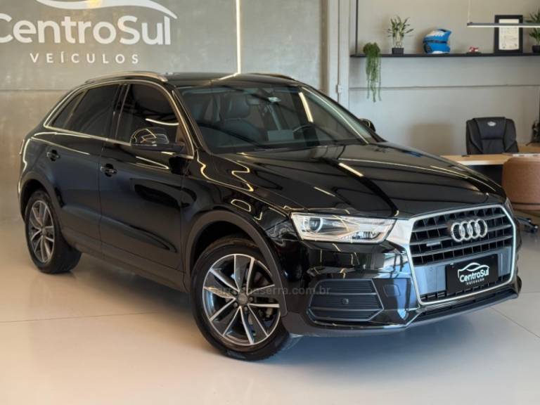 AUDI - Q3 - 2017/2018 - Preta - R$ 127.900,00