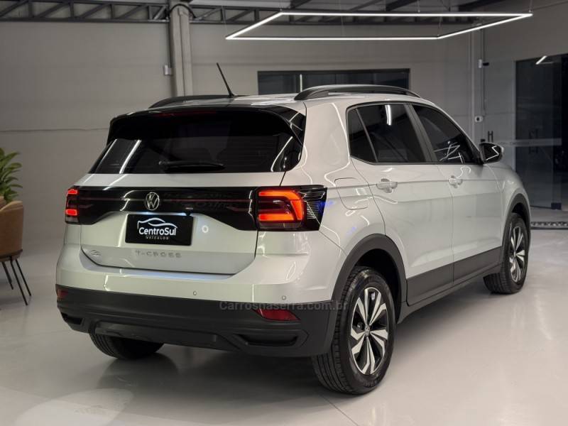 VOLKSWAGEN - T-CROSS - 2022/2023 - Prata - Sob Consulta