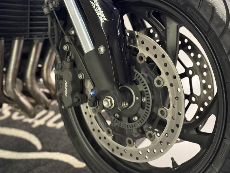 HONDA - CB 1000R - 2013/2014 - Preta - R$ 50.900,00