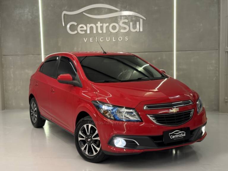 CHEVROLET - ONIX - 2013/2013 - Vermelha - R$ 46.900,00