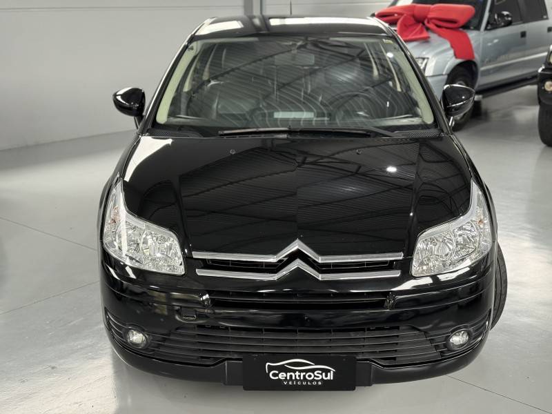 CITROËN - C4 - 2012/2013 - Preta - R$ 35.900,00