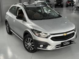 CHEVROLET - ONIX - 2018/2018 - Prata - R$ 70.900,00