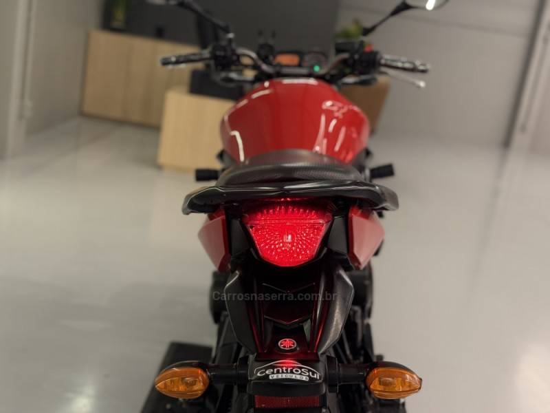 YAMAHA - XJ6 N - 2012/2012 - Vermelha - R$ 39.900,00