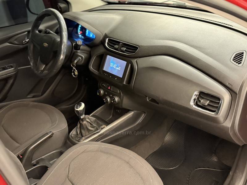 CHEVROLET - ONIX - 2013/2013 - Vermelha - R$ 46.900,00