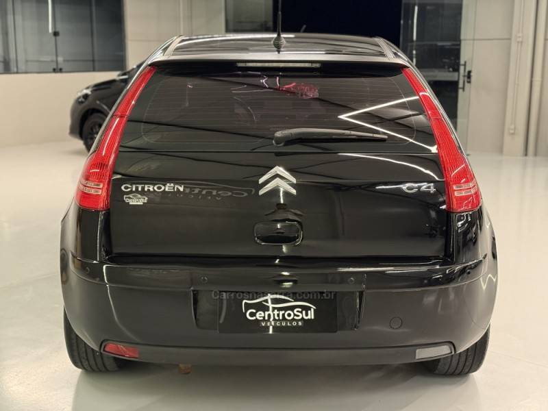 CITROËN - C4 - 2012/2013 - Preta - R$ 35.900,00