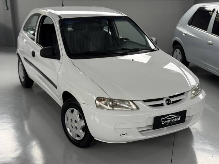 CHEVROLET - CELTA - 2002/2003 - Branca - R$ 16.900,00