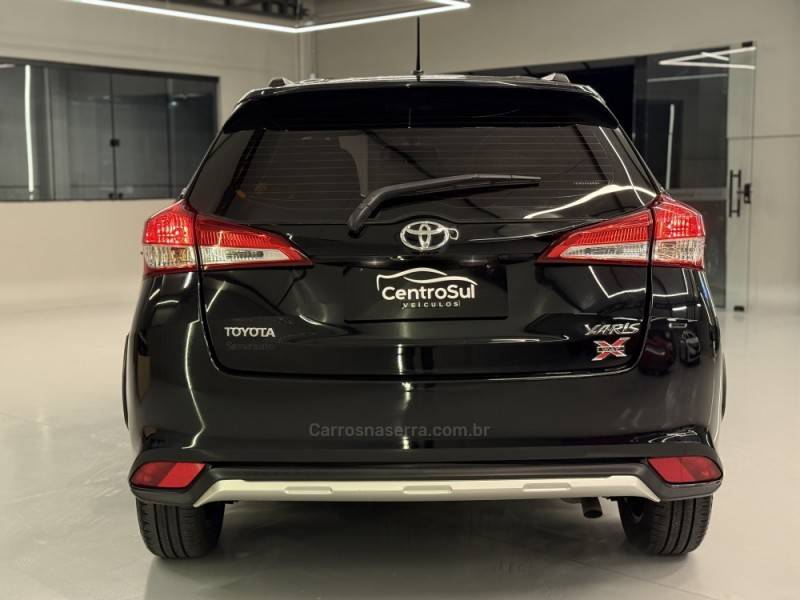 TOYOTA - YARIS - 2019/2019 - Preta - R$ 82.900,00