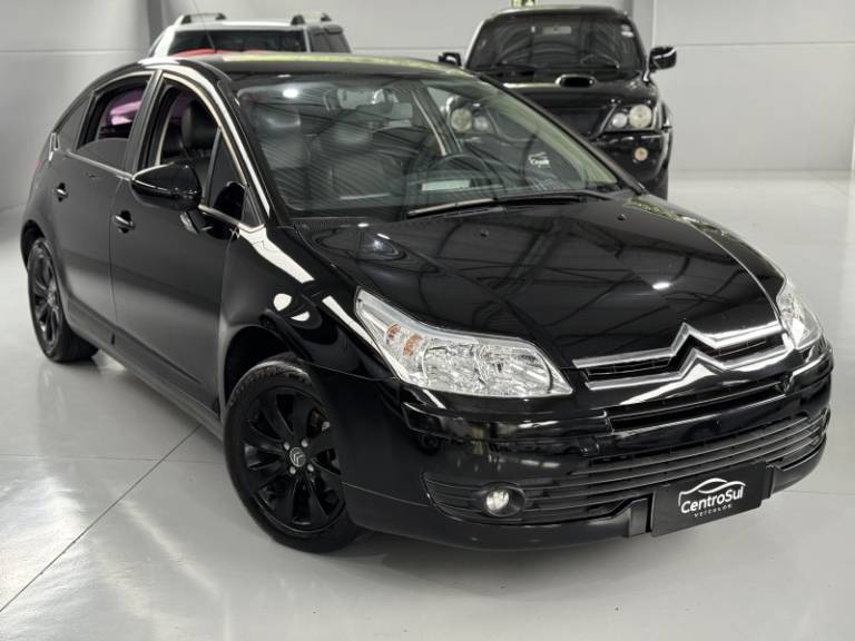 CITROËN - C4 - 2012/2013 - Preta - R$ 35.900,00