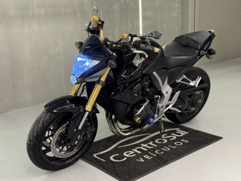 HONDA - CB 1000R - 2013/2014 - Preta - R$ 50.900,00
