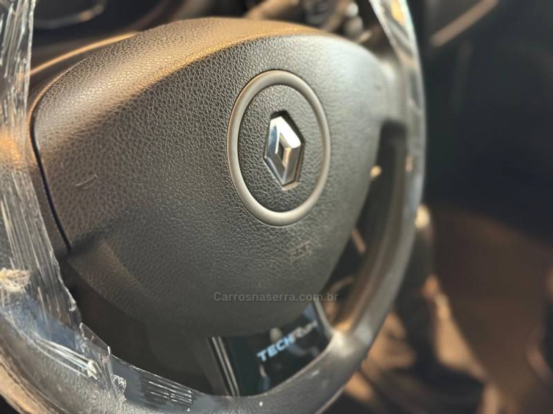 RENAULT - SANDERO - 2013/2014 - Branca - R$ 34.900,00