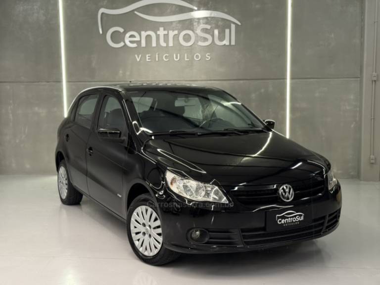 VOLKSWAGEN - GOL - 2010/2011 - Preta - R$ 26.900,00